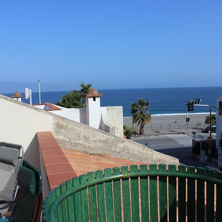 Villetta Con Terrazza Sul Mare Santa Margherita Marina Messina Dış mekan fotoğraf
