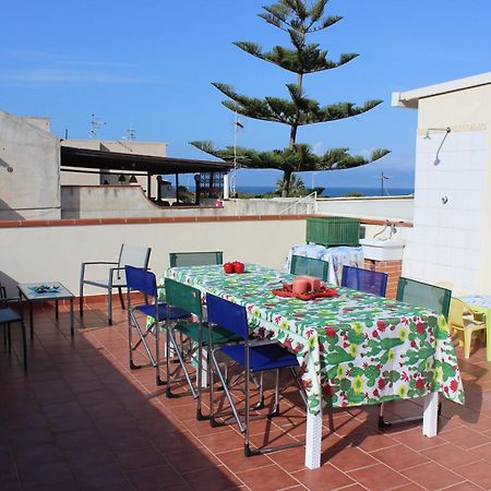Villetta Con Terrazza Sul Mare Santa Margherita Marina Messina Dış mekan fotoğraf