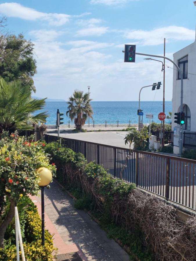 Villetta Con Terrazza Sul Mare Santa Margherita Marina Messina Dış mekan fotoğraf