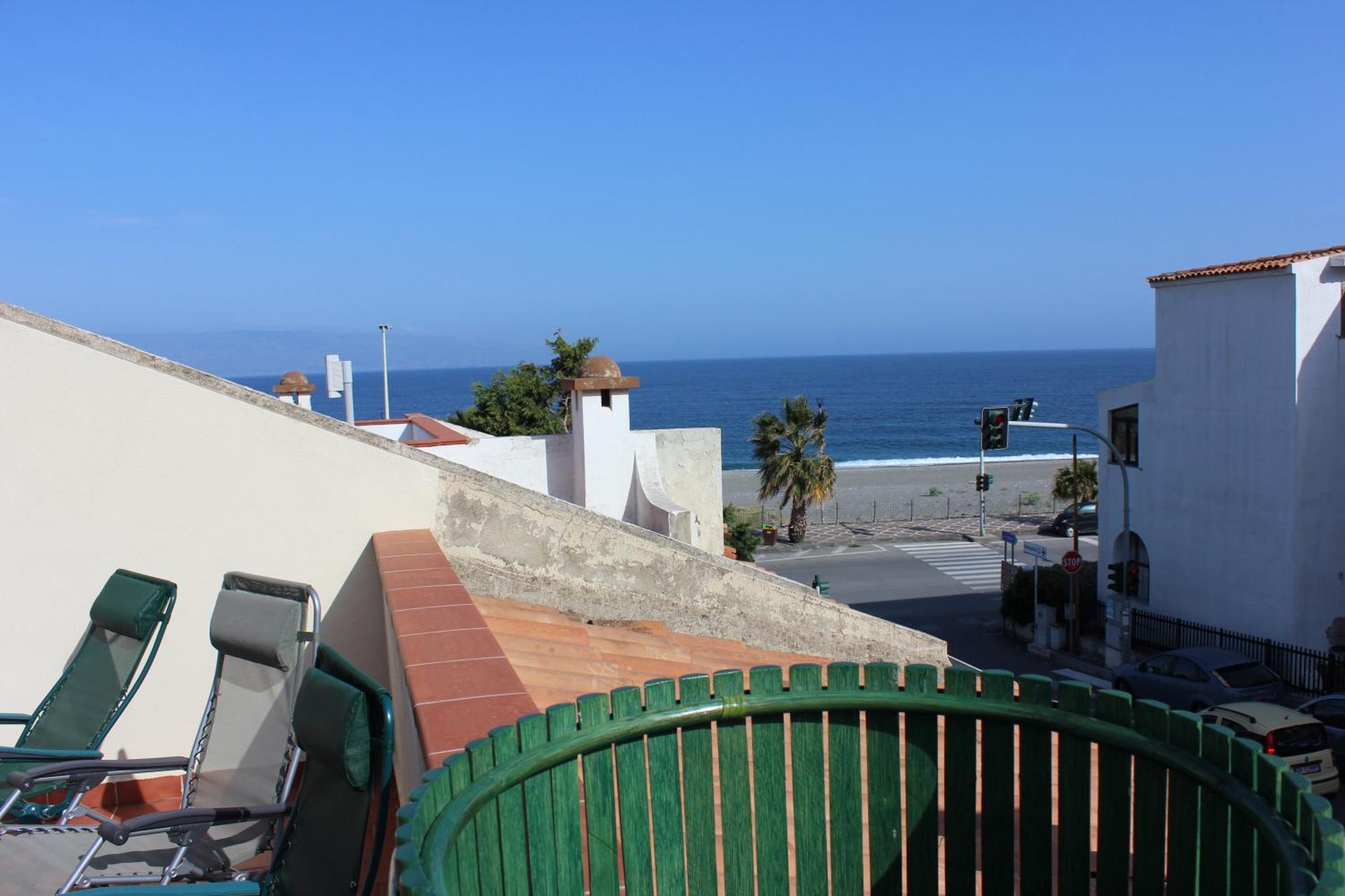 Villetta Con Terrazza Sul Mare Santa Margherita Marina Messina Dış mekan fotoğraf