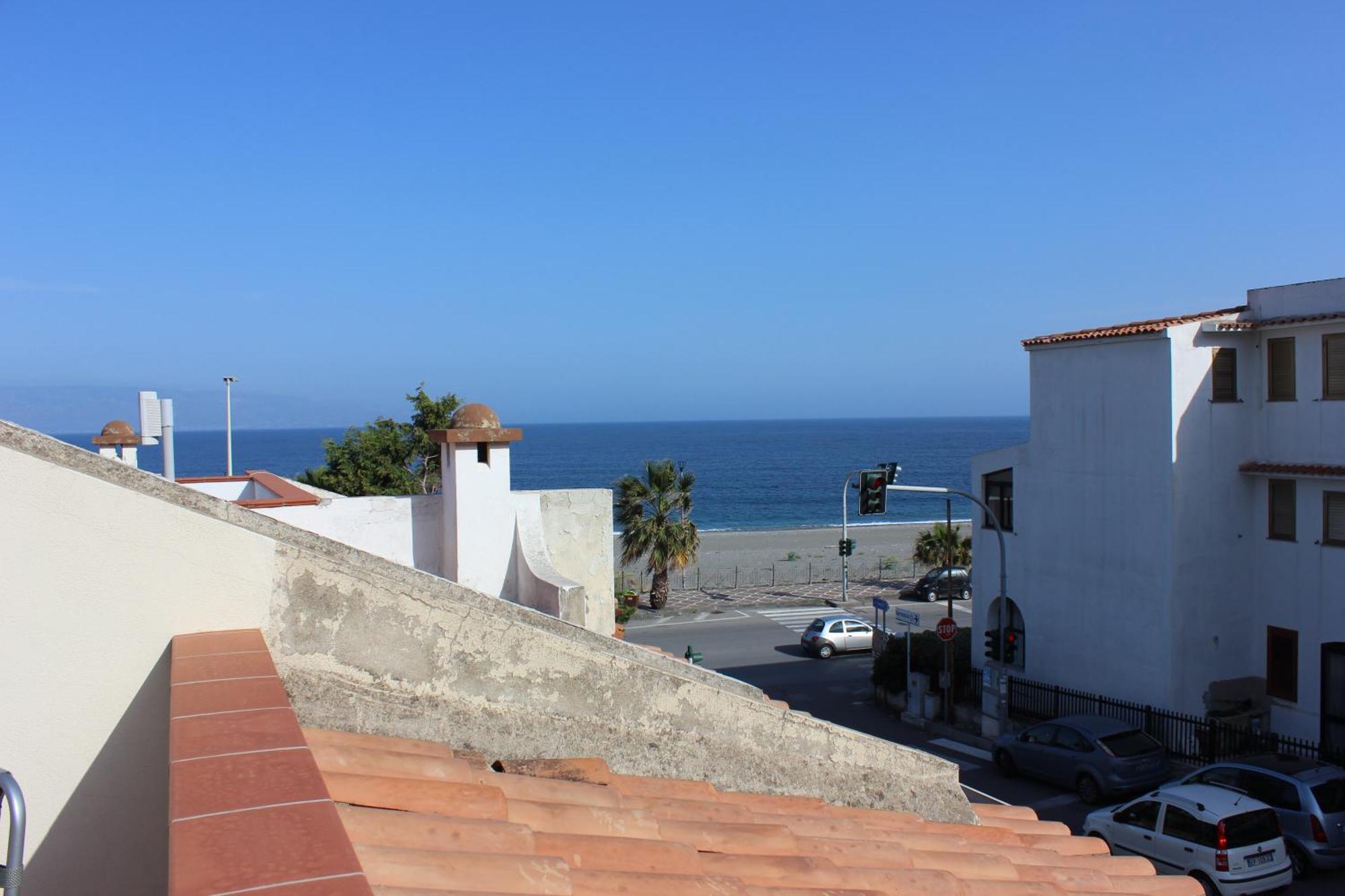 Villetta Con Terrazza Sul Mare Santa Margherita Marina Messina Dış mekan fotoğraf